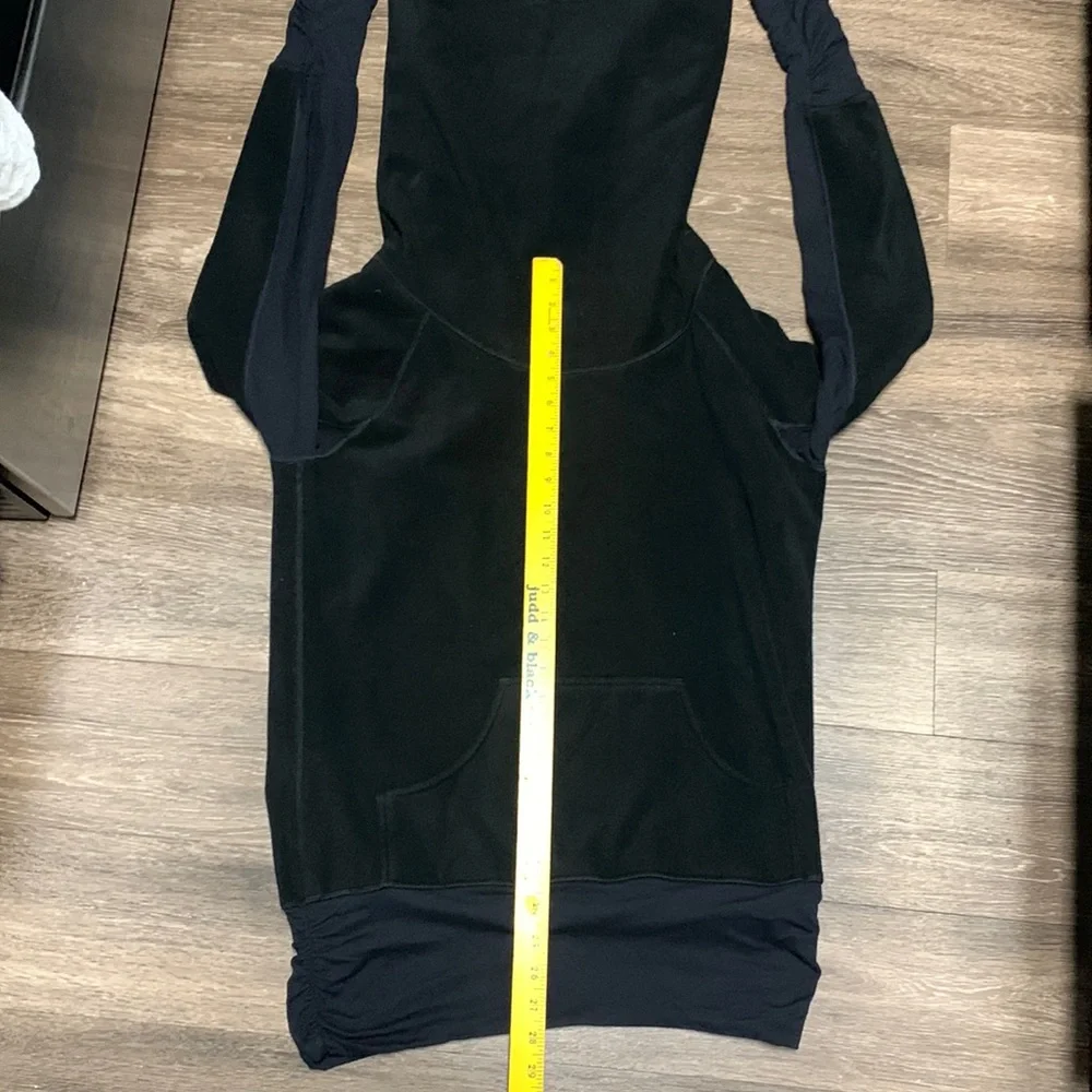 Lululemon jacket - Picture 6 of 9